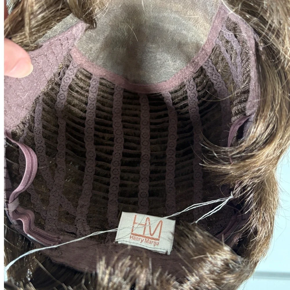 Henry Margu Iris Wig Short Straight Medium Brown Highlights‎ 8H NWT